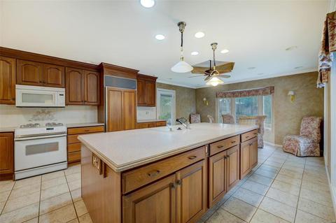 649 Running Creek Dr, Ballwin, MO 63021 photo 3