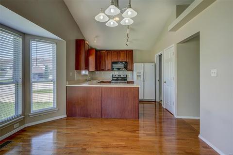 299 Arbor Trails Dr, Ballwin, MO 63021 photo 8