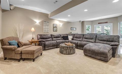 574 Shadowridge Dr, Wildwood, MO 63011 photo 3