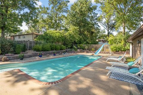 112 Lea Meadows Dr, Ballwin, MO 63011 photo 2