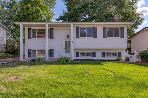 40 St Lawrence Dr, Ballwin, MO 63021 photo 1