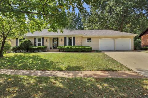 704 Shallowford Dr, Ballwin, MO 63021 photo 1