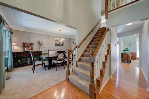 706 Redstart Dr, Ballwin, MO 63021 photo 2