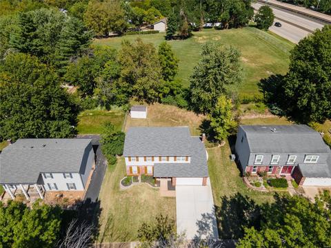 1153 Great Falls Ct, Manchester, MO 63021 photo 2