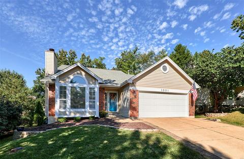 1001 Oak Glen Cir, Ballwin, MO 63021 photo 2