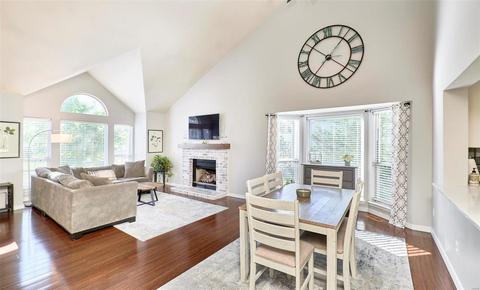 1001 Oak Glen Cir, Ballwin, MO 63021 photo 8
