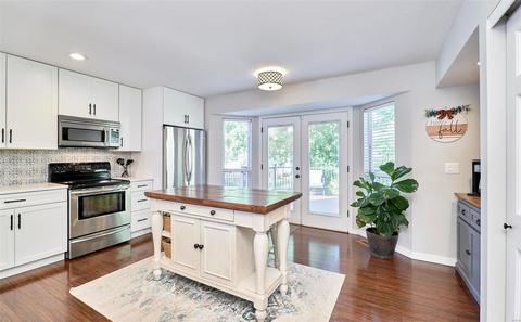1001 Oak Glen Cir, Ballwin, MO 63021 photo 17