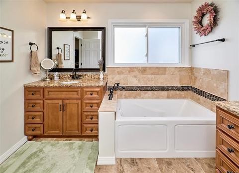 1001 Oak Glen Cir, Ballwin, MO 63021 photo 32