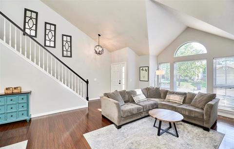 1001 Oak Glen Cir, Ballwin, MO 63021 photo 4