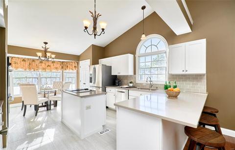729 Mcbride Pointe Dr, Wildwood, MO 63011 photo 4