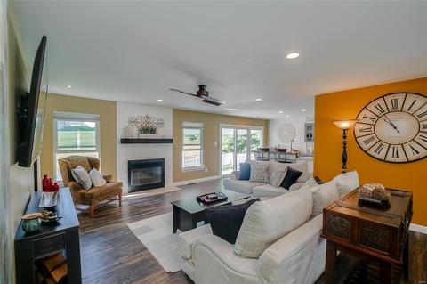 419 Rascal Xing, O'fallon, MO 63366 photo 2