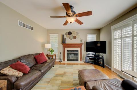 688 Rolling Thunder Dr, O'fallon, MO 63368 photo 2