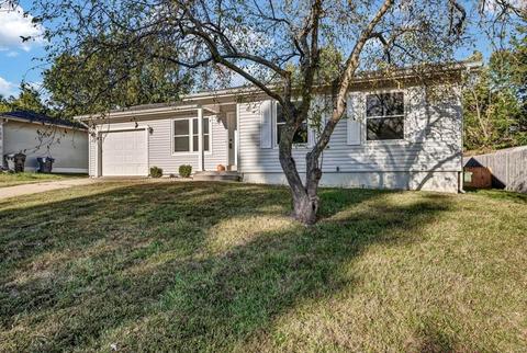 2005 Winter Hill Dr, O'fallon, MO 63366 photo 2