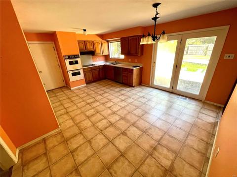 915 Camargo Dr, Ballwin, MO 63011 photo 7