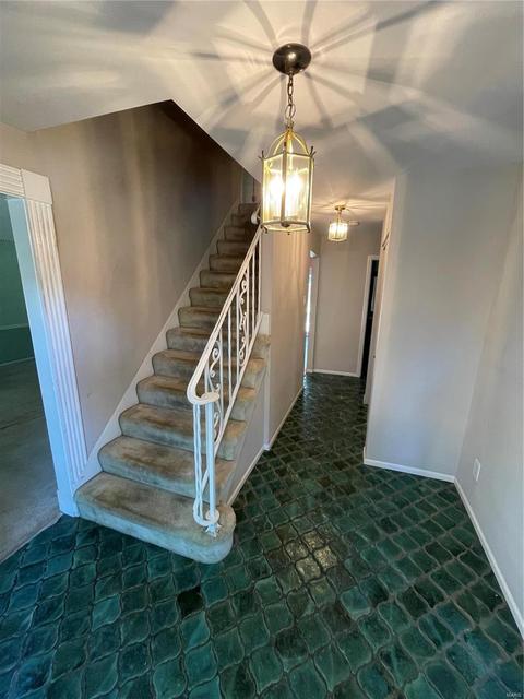 915 Camargo Dr, Ballwin, MO 63011 photo 6