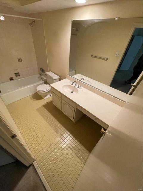 915 Camargo Dr, Ballwin, MO 63011 photo 19