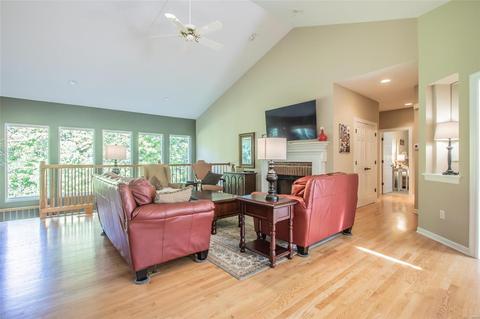 690 Clifden Dr, Weldon Spring, MO 63304 photo 5