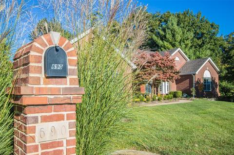 690 Clifden Dr, Weldon Spring, MO 63304 photo 2