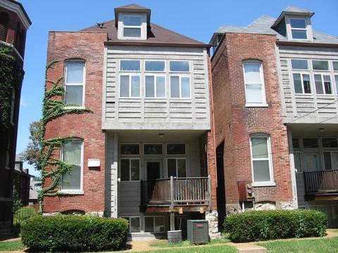 3662 Flad Ave, Saint Louis, MO 63110 photo 1