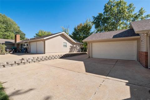 390 Sunfield Pl, Ballwin, MO 63011 photo 32