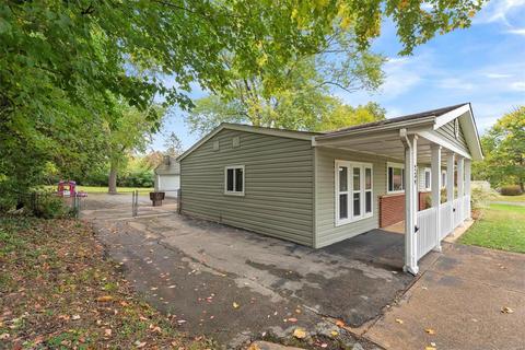 239 Howard Dr, Ballwin, MO 63021 photo 4