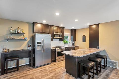 239 Howard Dr, Ballwin, MO 63021 photo 6