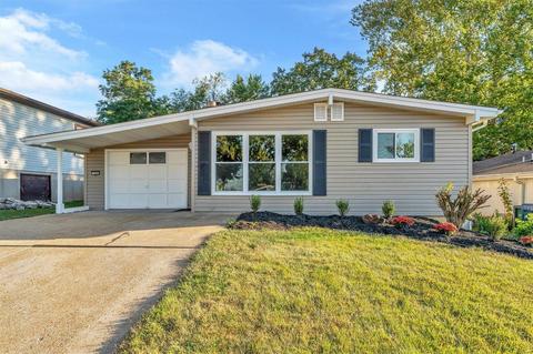 330 Orchard Ave, Ballwin, MO 63021 photo 1