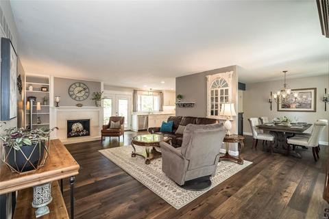 365 Napoli Ct, Ballwin, MO 63021 photo 4