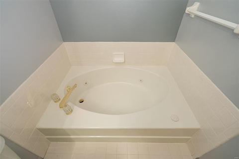 1696 Ridgeview Circle Dr, Ballwin, MO 63021 photo 23
