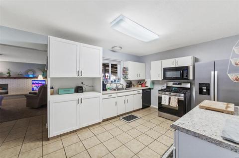 501 Eggering Dr, O'fallon, MO 63366 photo 9