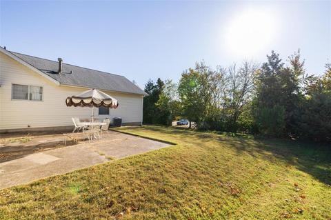 705 Stone Canyon Dr, Manchester, MO 63021 photo 2