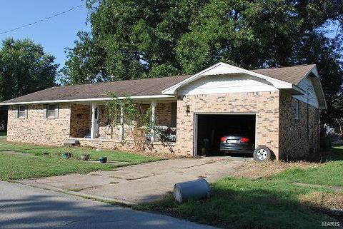 320 S Clements St, Dexter, MO 63841 photo 1