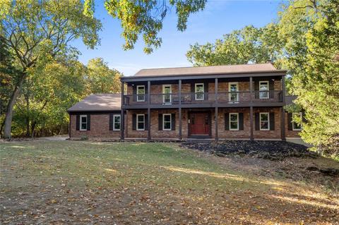 715 Rietzke Mtn, Ballwin, MO 63021 photo 2