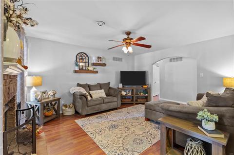 834 Spring Hill Farm Dr, Ballwin, MO 63021 photo 5