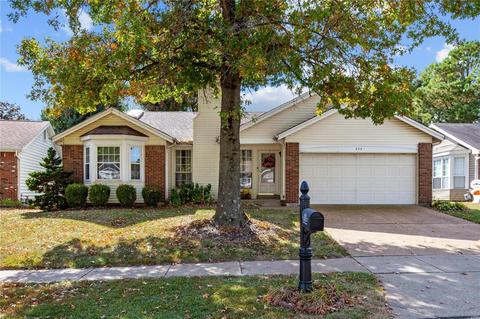 834 Spring Hill Farm Dr, Ballwin, MO 63021 photo 1