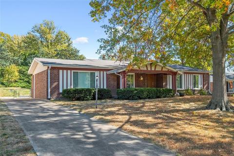 404 Tamarack Dr, Ballwin, MO 63011 photo 1