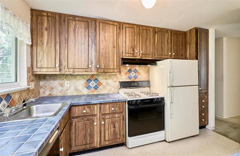 401 Sorrento Dr, Ballwin, MO 63021 photo 4