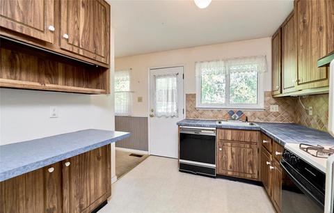 401 Sorrento Dr, Ballwin, MO 63021 photo 5