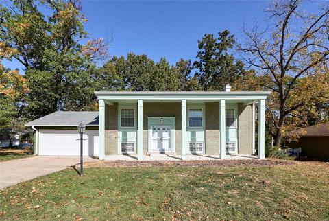 401 Sorrento Dr, Ballwin, MO 63021 photo 1