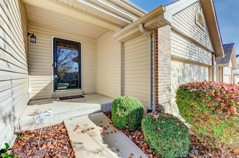 5537 Wavecrest Cir, Saint Charles, MO 63304 photo 2
