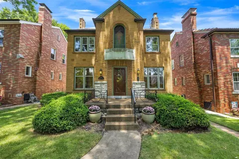 6455 Murdoch Ave, Saint Louis, MO 63109