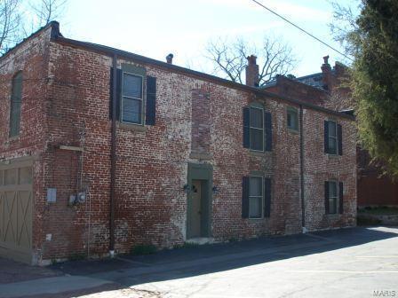 2023 Sidney St, Saint Louis, MO 63104