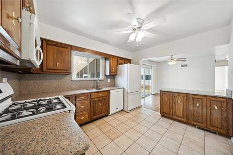 220 Windcliffe Dr, Ballwin, MO 63021 photo 9