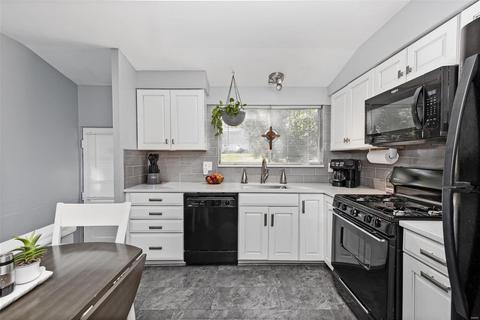 1214 Foxview Ter, Ballwin, MO 63011 photo 10