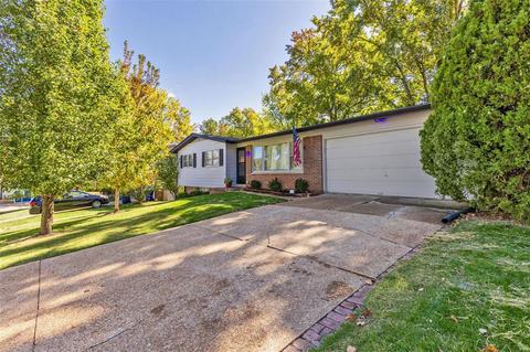 1214 Foxview Ter, Ballwin, MO 63011 photo 1