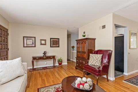 1214 Foxview Ter, Ballwin, MO 63011 photo 3