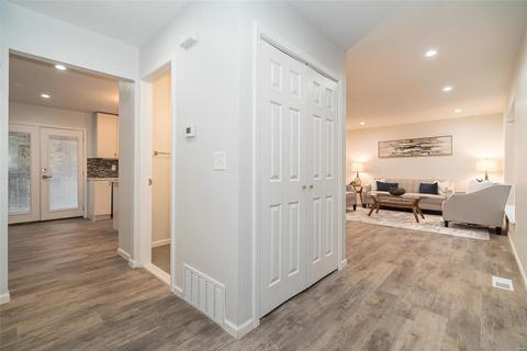 912 Totem Woods Ct, Manchester, MO 63021 photo 8