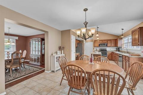 13152 Barrett Meadows Dr, Ballwin, MO 63021 photo 9