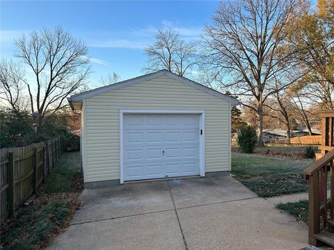 408 Hillcrest Blvd, Ballwin, MO 63021 photo 12