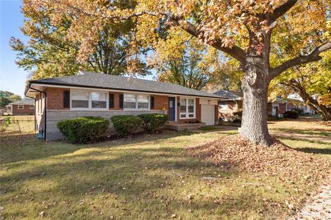 237 Kirk Dr, Saint Louis, MO 63135 photo 3
